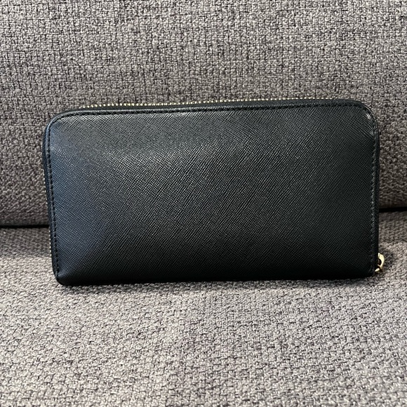 LIKE NEW Authentic Tory Burch Saffiano Leather Long Zip Around Wallet - Picture 4 of 8